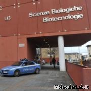 Polizia al Dipartimento di Biotencologie a Bicocca